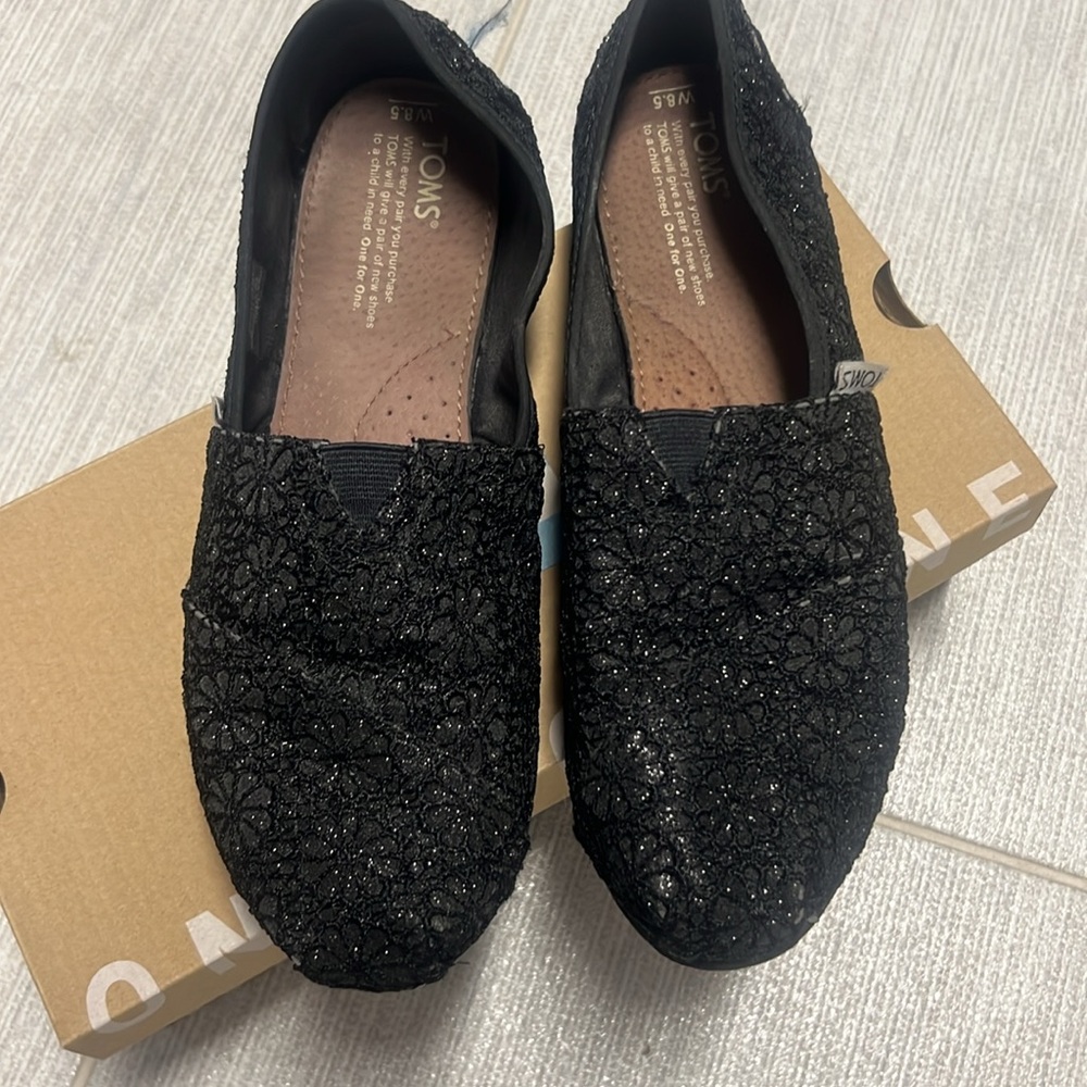 Gently used Toms - black crochet glitter
